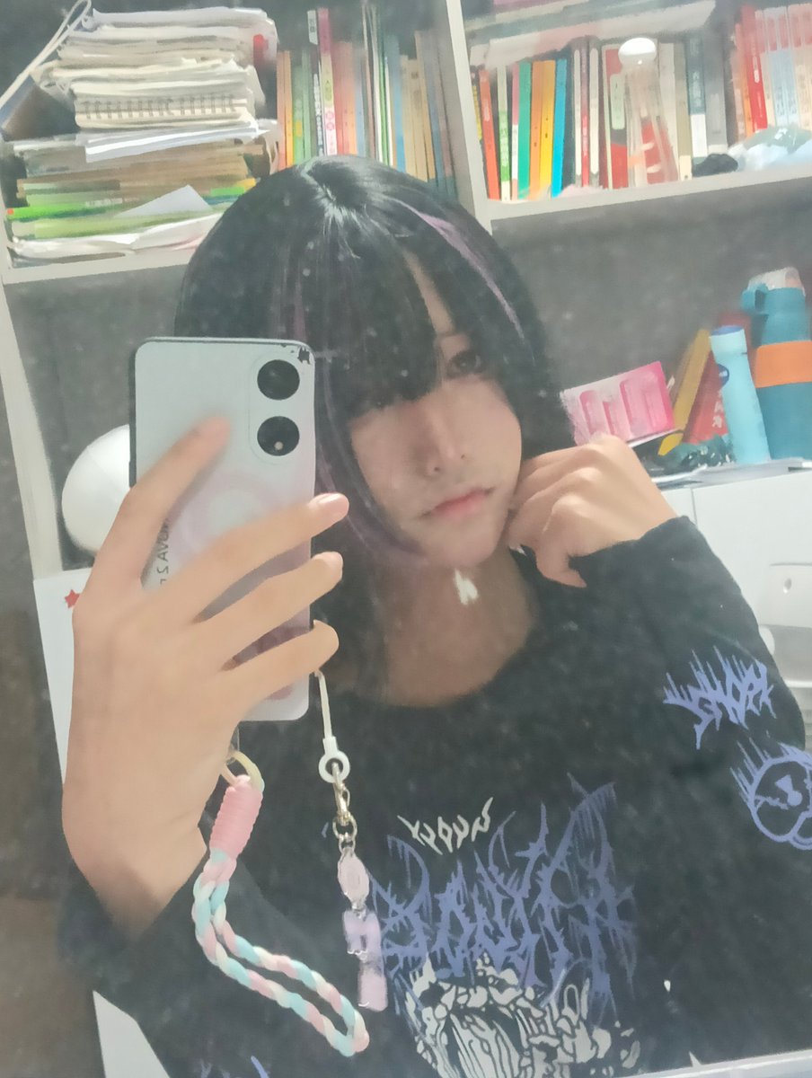 Shinllyn's tweet photo. p 的我自己都认不出来了 https://t.co/OSDBmDgEJv