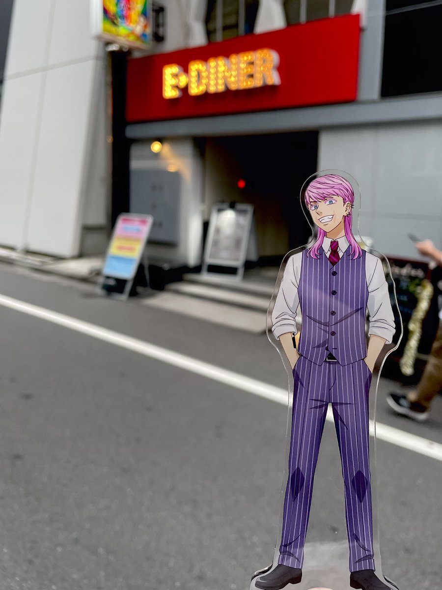 ylu83luna's tweet photo. 今日で一旦Bar納め…🥃
FFさまに交換していただいた念願のパネルと一緒に写真撮ってきました🌷
やっぱりこの等身もSDも描き下ろし大好きなので、色々あったけどたくさん行けてよかったーっっ💓

交換は緩く探して参りますので、後日配送分とかでもご縁がありましたらよろしくお願いいたします☾·̩͙ https://t.co/haNWw4Lhow