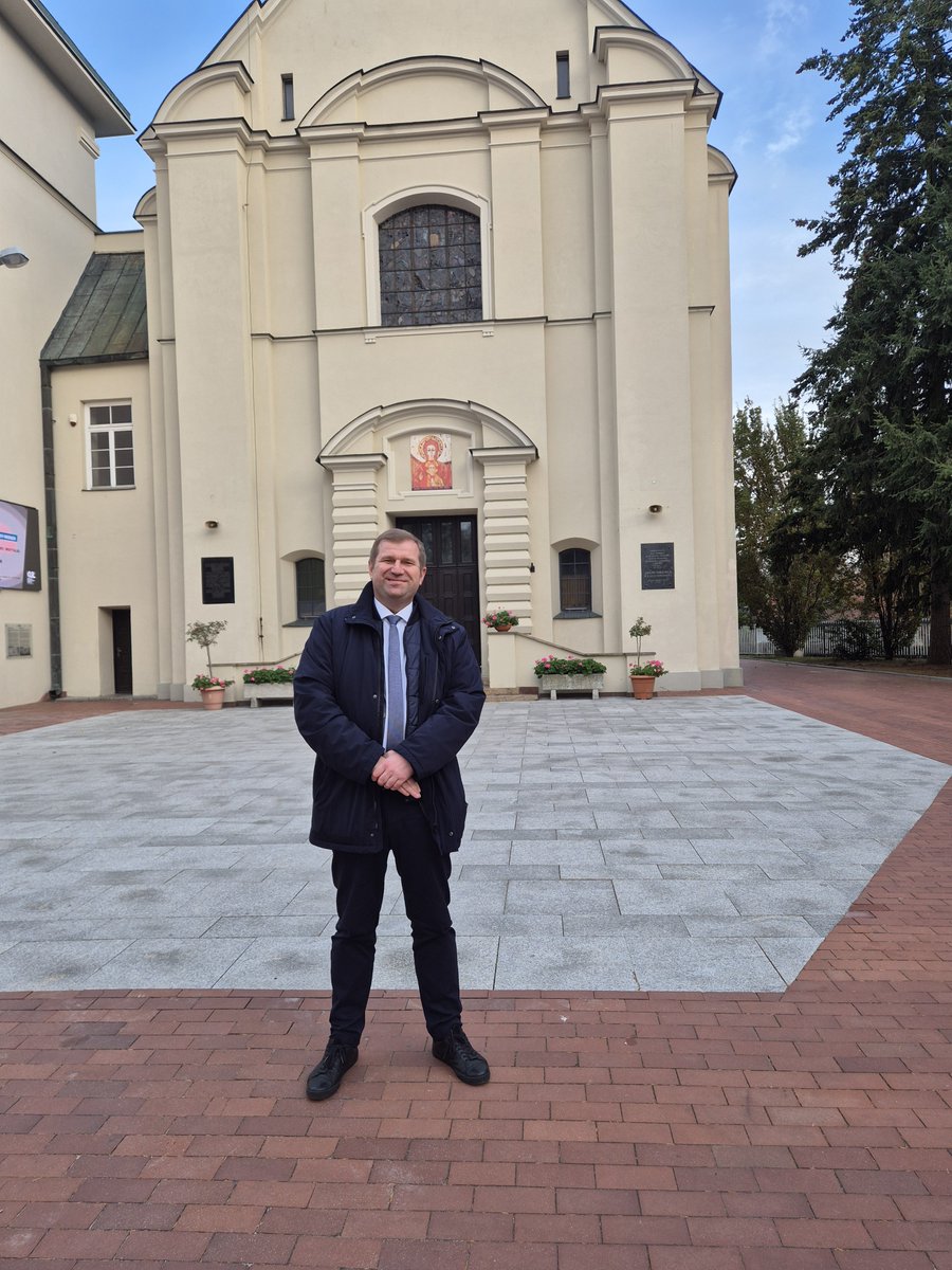 RadekPyffel's tweet photo. Dziś ciekawe zajęcia na KUL (mam nadzieję, że nie tylko dla mnie).

Zasłużona uczelnia, o której od samego dzieciństwa słyszałem wiele dobrych rzeczy. 

Miło być znów gościem. https://t.co/bIjv8Ss3qd