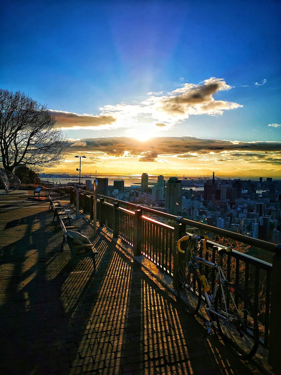 shakekanwel's tweet photo. 雲間から
もれる光明
輝いて

よき兆しの光を皆さまへ🤗🌈 https://t.co/NPrj2BsAsk