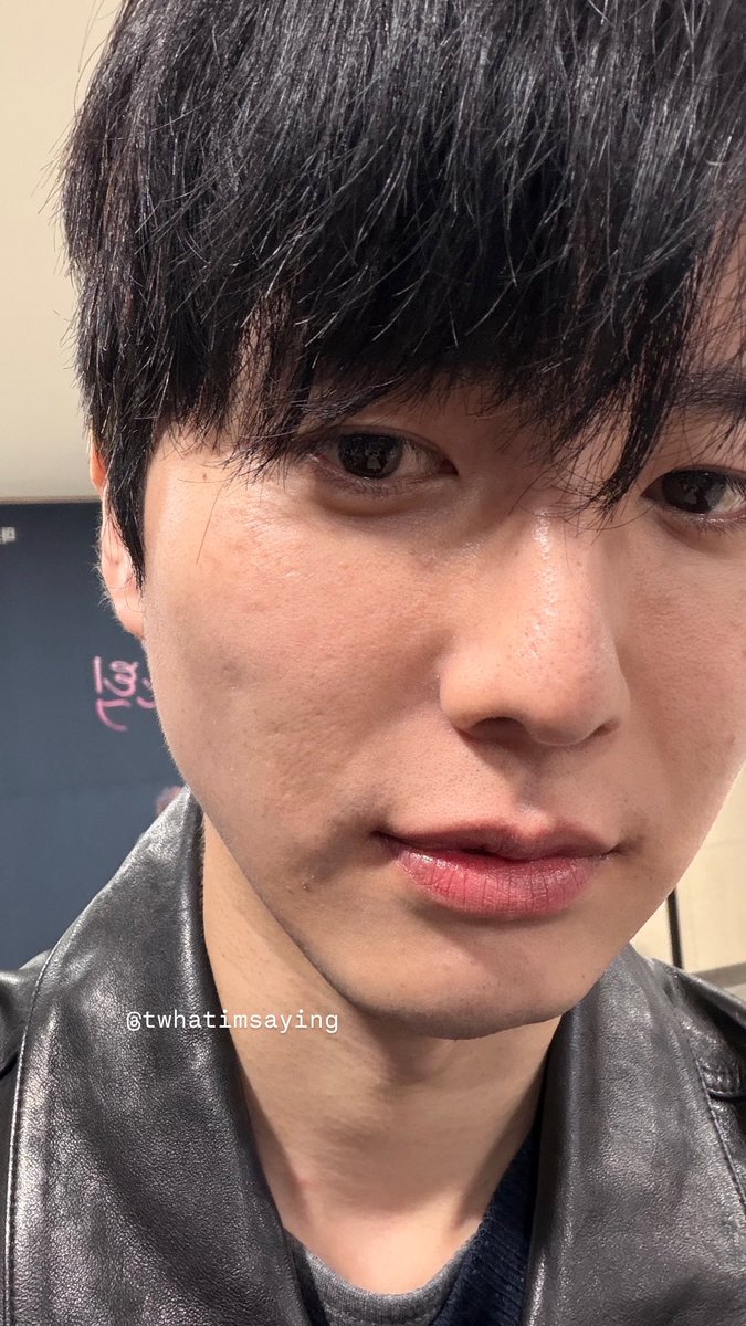 twhatimsaying's tweet photo. 무보정 섹시 아저씨 https://t.co/W5BTfALBd1