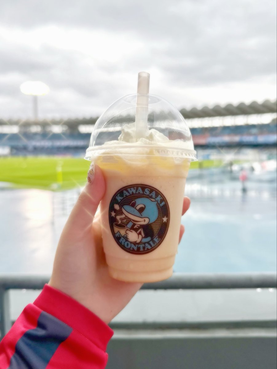kiki_fagi's tweet photo. これも載せたかった！
念願のフロンチーノ🥤
きびだんご味まことに美味しかった🫶🏻

#川崎フロンターレ
#岡山サポ川崎遠征 https://t.co/CfTLx7LTHO