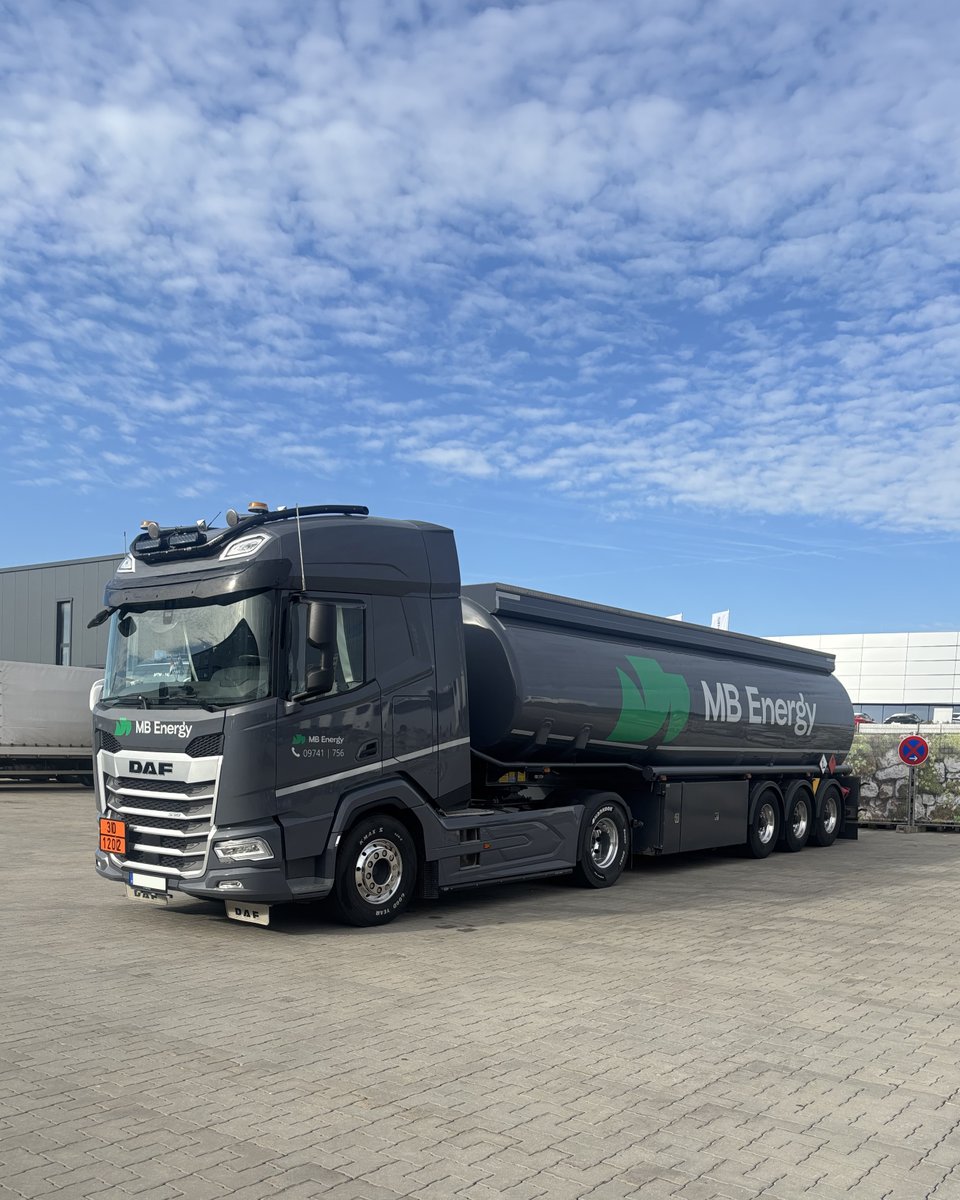 DAFTrucksUK's tweet photo. DAF XF with tanker trailer. 🤩
What do you think?
📷 Hartmann, Germany
#DAf #DAFTrucks #DAFXG #TruckPhoto #DAFDriver https://t.co/Hl8Xmh8uRh