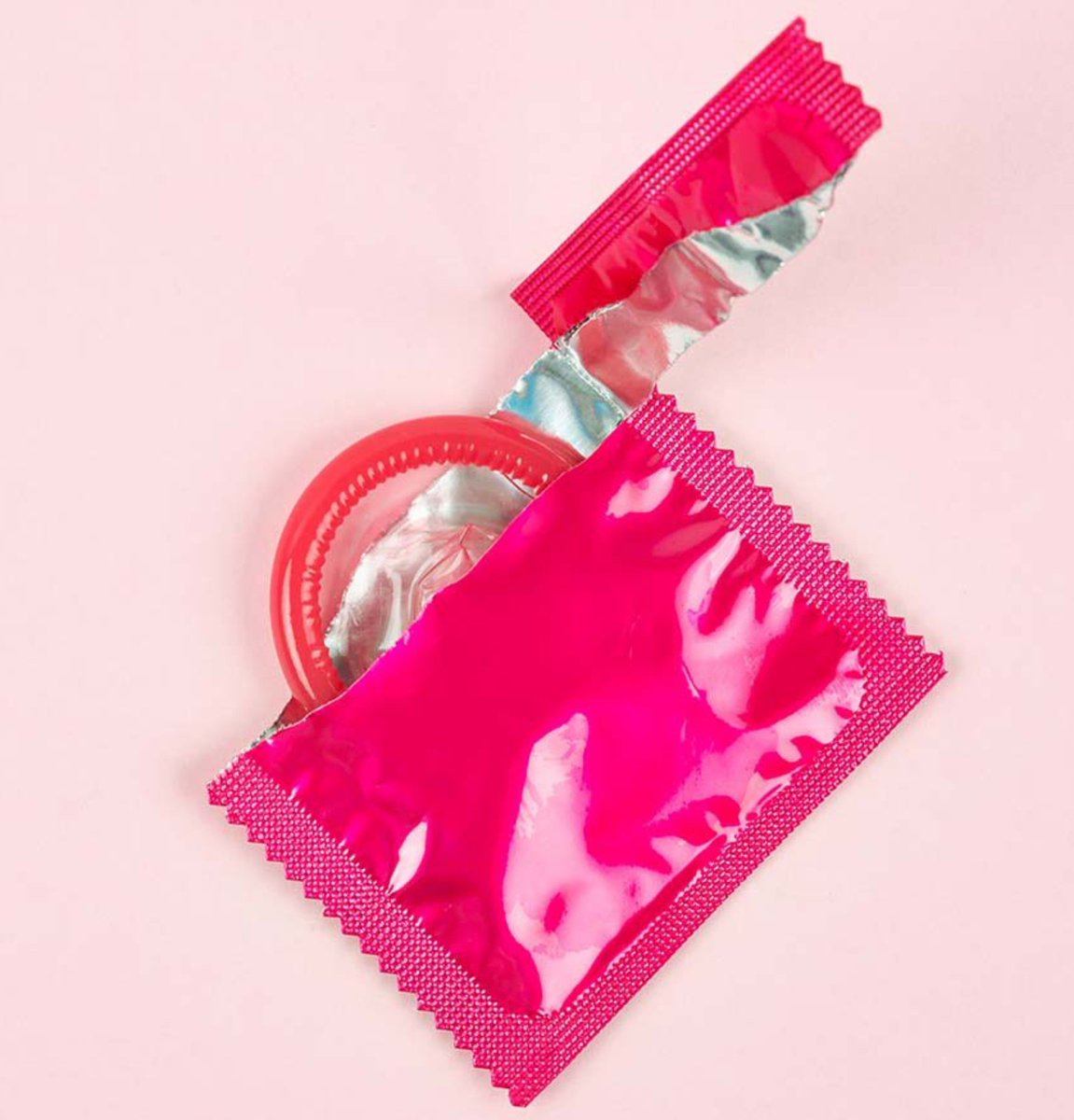stuckwtihyou's tweet photo. Ariana grande albums as condoms:

a thread 🧶 https://t.co/xdBKXIQKCs