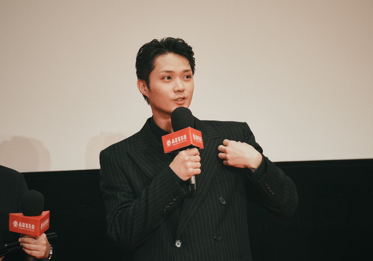 eiga_mentor's tweet photo. /⋰
#映画mentor
第26回台湾・高雄映画祭🇹🇼
記者会見&舞台挨拶実施！
\⋱

#磯村勇斗 さん、#末澤誠也 さん、
#吉田恵輔 監督が登壇！

上映は監督・キャストも観客と一緒に鑑賞！
現地の言葉で観客の心をわしづかみにし、
大盛り上がりとなった上映後舞台挨拶・Q&Aの様子をお届け✍️

▽レポートはこちら
https://t.co/1fGRylky87

大ヒット上映中🎬