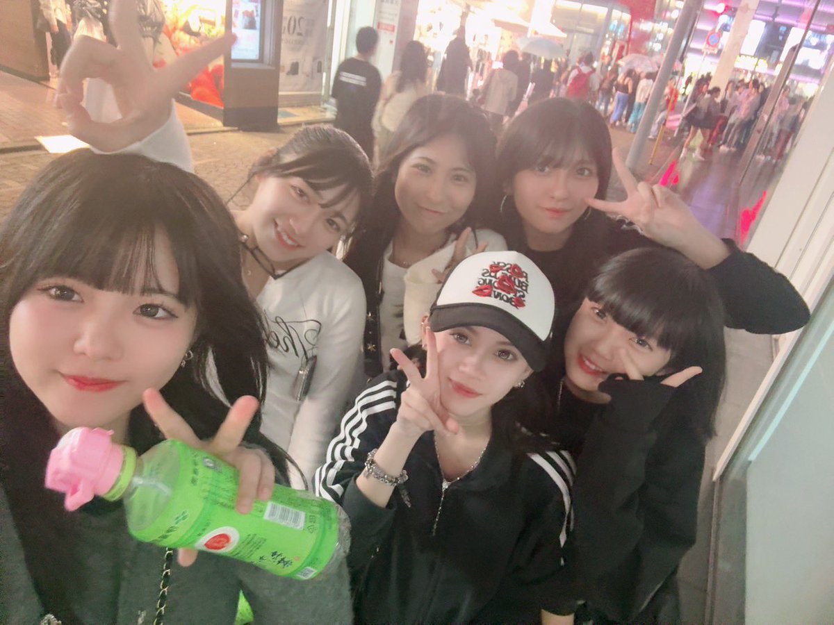 momorin_0105's tweet photo. 🩷ももりんだよ〜🩷
2027.01.10にももの生誕祭＆卒業LIVEがあります。
そこで原宿学園1日限定復活LIVEを
やることになりました！🏫💭
卒業まであっという間だと思うけど予定あけて会いにきて下さい❤️🩵💜💚🩷🤍 https://t.co/46qiBL5feb