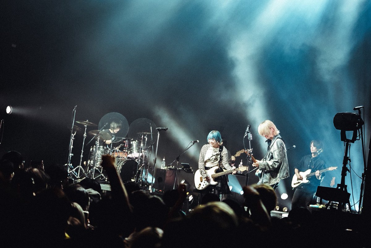 NMNL_staff's tweet photo. 2man live "CANVS" at Zepp Shinjuku
にて宇宙初披露の新曲「わたしたちのオカルト」
本映像でサビまで聴くことができます⚡️

Video directed &amp; Photo by @seijiro243 

#ノーメロ_CANVS #わたしたちのオカルト https://t.co/J9TZWAxxgO