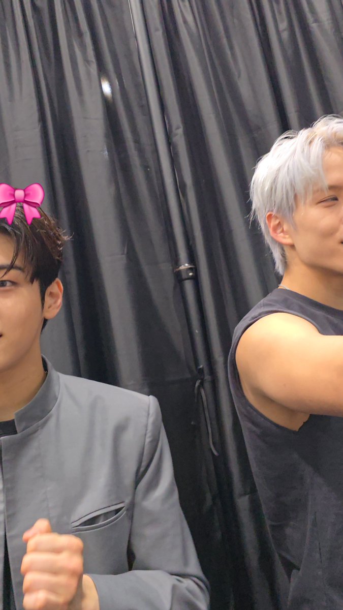 1OO4816O's tweet photo. 도균이만 일케찍은거 실화?씹 https://t.co/ckPoZY2d77