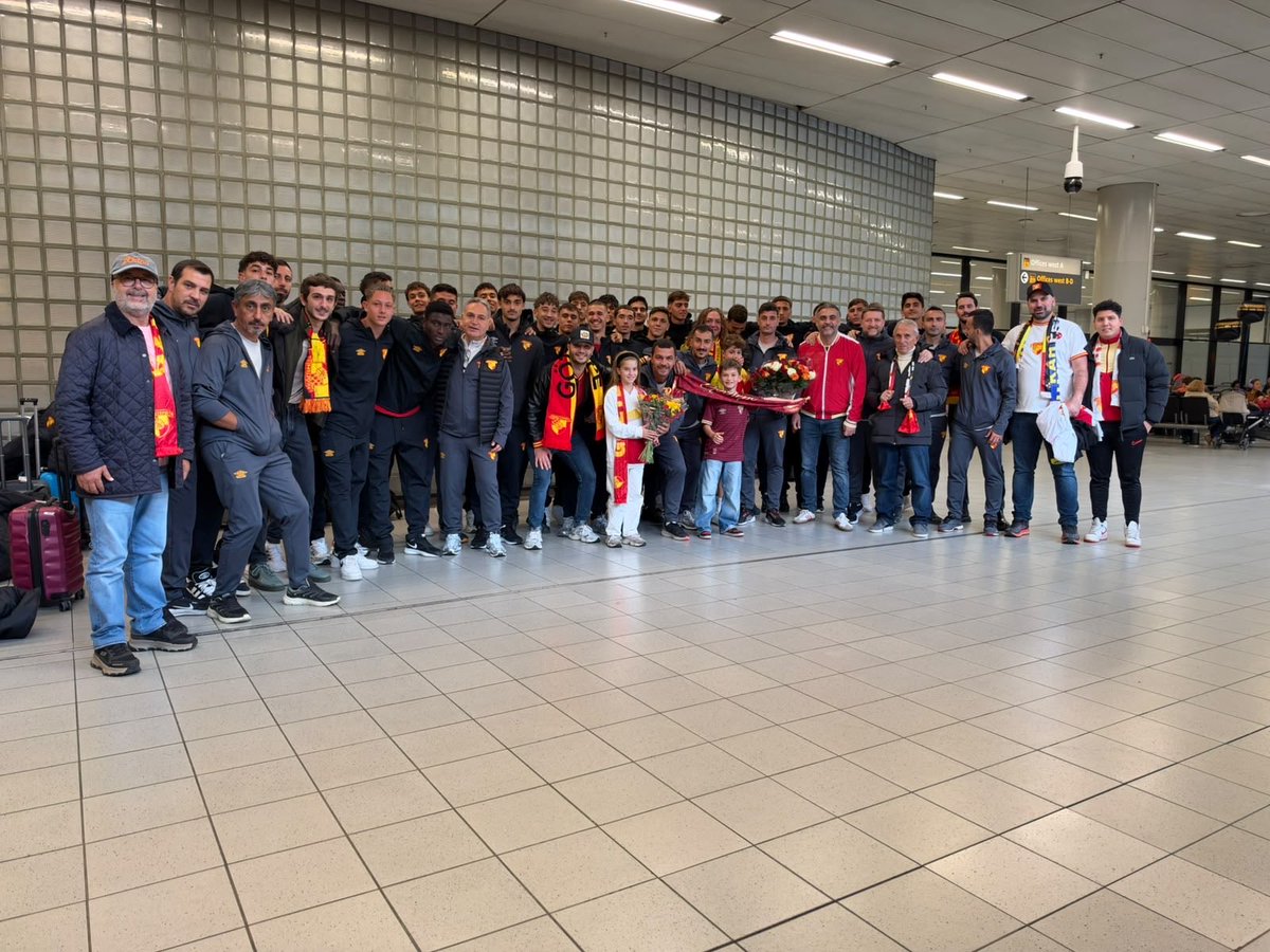 gozgozavrupa's tweet photo. Ayırmadık sizleri öz kardeşimizden! 
U19 Göztepe’mizi havaalanında karşıladık. 
Çoğumuzun çocukluk hayalini gerçekleştireceği maç gününü sabırsızlıkla bekliyoruz.
#Göztepe
#GözGözavrupa https://t.co/yVmTLV2pXe