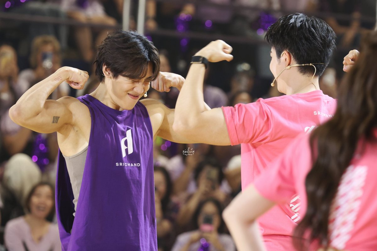 AyuMazou's tweet photo. เจ้าเด็กกล้ามโตพวกนี้นิ! 💪

ZEENUNEW NONGZON MOONRISE
#ซีนุนิวเจ๋งใต้แสงจันทร์
#SRICHANDSASIMOONRISE
@zee_pruk #ZeePruk
@BamBam1A #BamBam https://t.co/OAuIkG0tI7