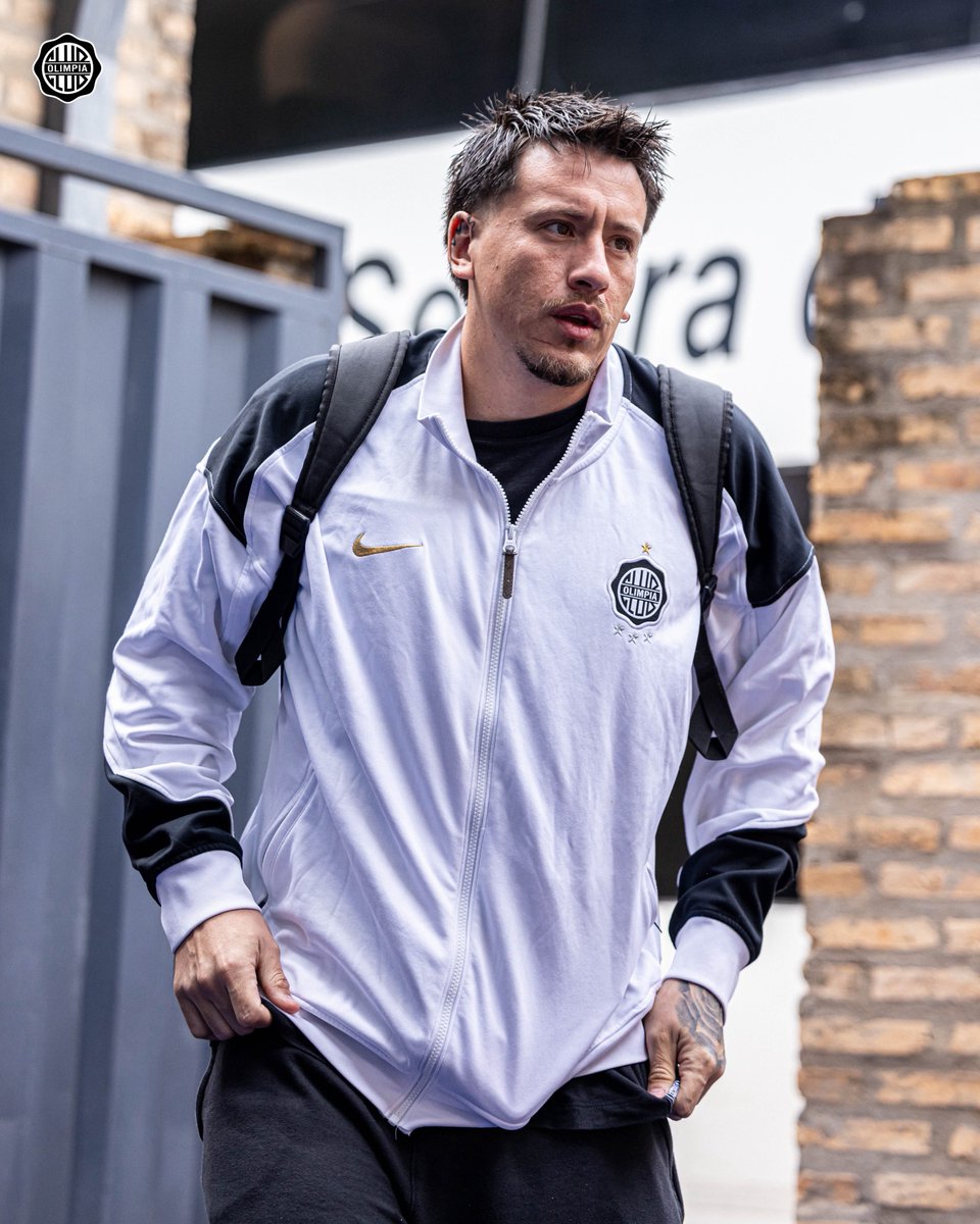 elClubOlimpia's tweet photo. ✨️ El Campeón en el Estadio Ameliano Villeta ⚪️⚫️⚪️ https://t.co/d1iyMAWtS4