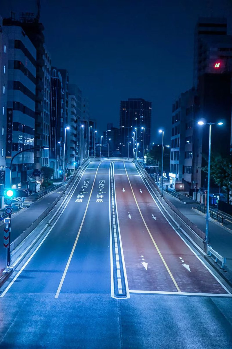 chill2001night's tweet photo. こういう夜が好きな方いますか？ https://t.co/4DZ5KSDPE7