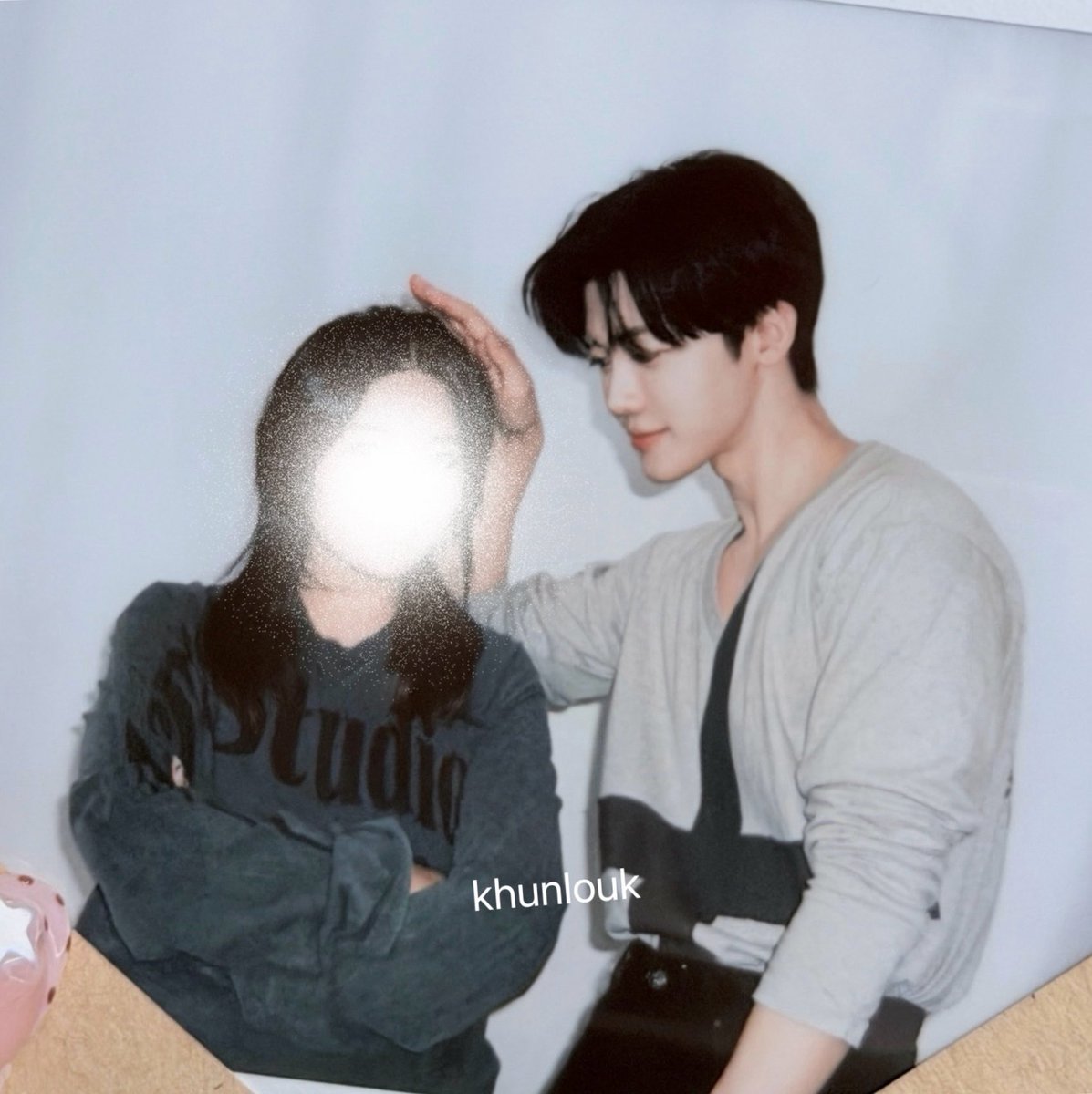 khunlouk tweet picture