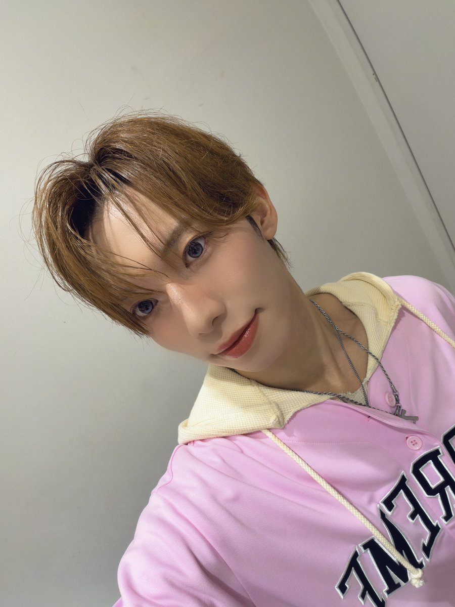 JH_RUKA's tweet photo. 池袋サンシャインありがとうございました💫
大阪と合わせて2daysだったね！みんな10月もたくさん思い出作れたね！

なんか改めて音楽って最高って思った！

いよいよ来週はインドネシア🇮🇩
日本だけでなくより多くの方に僕たちの音楽を届けられるように頑張ります！
また会えるの楽しみしてるよまたね👋 https://t.co/l1mSb4TVz7