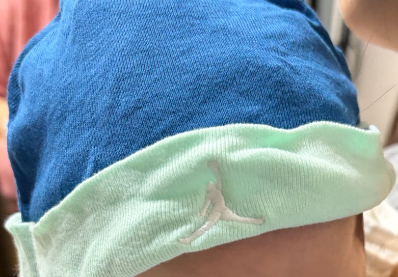 sunshine_080507's tweet photo. seems like karina bought this jordan infant set for her niece so cute https://t.co/tmDGErPF6A