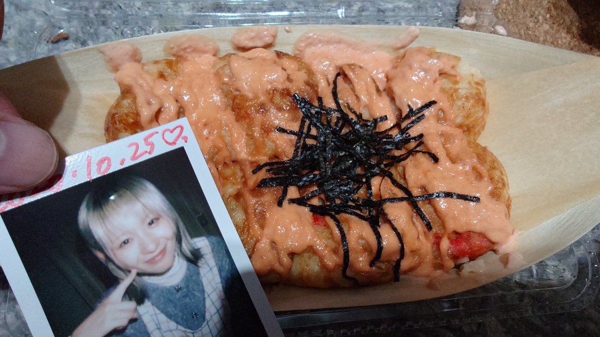 FirstYubinuki's tweet photo. 1個たこ焼きが可愛くなった🐙 https://t.co/xOLyykud2Z