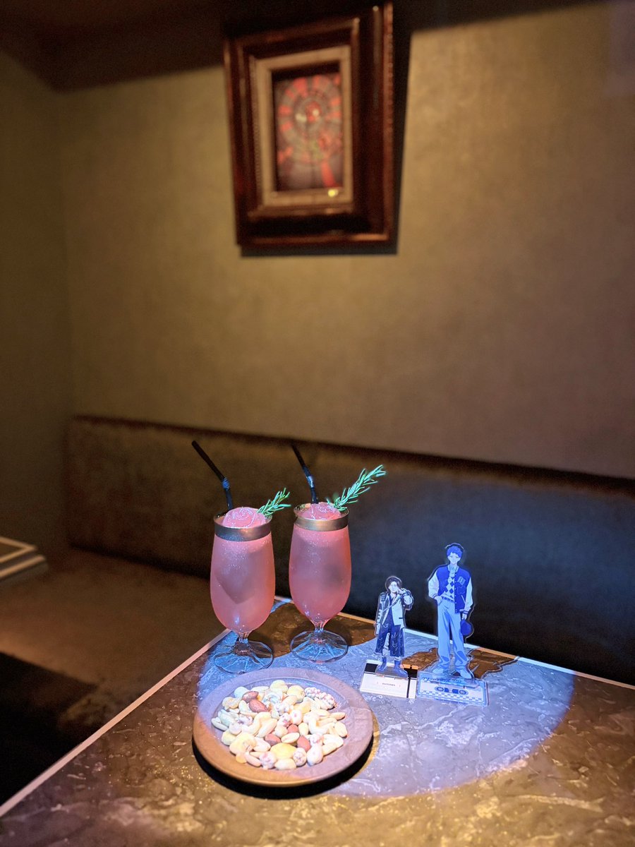 ll838_'s tweet photo. 美女と野獣モチーフのバー🥀
雰囲気も良くて店員さんめちゃめちゃ優しかったからリピ予定(> ·̫ <  ̳^💘🎶 https://t.co/aQ8hAGXt42