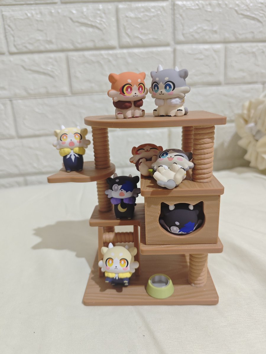wonuphai's tweet photo. finally have the time to build my tiny chimera myphai house lol
they are no longer jailed in a box, good for them w https://t.co/n8Ue9ZMYiu