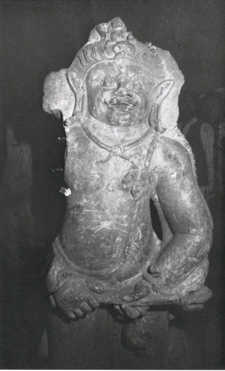 AbhayK70627's tweet photo. A unique 6th CE Lord Shiva idol from kaśmira

Front: 3-headed Shiva (Aghora, Vamadeva, Tatpurusha) with Ishana seated atop, holding a citron/kamandalu(Kapardin). Right hand in  Abhaya Mudra(broken).

Back: Bhairava holding a trident, with Para-Bhairava seated atop him. https://t.co/JTBwwZ9NQH