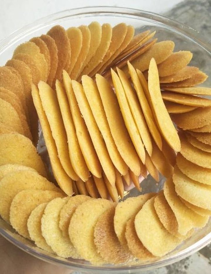 hopefulhob's tweet photo. KUE LIDAH KUCING 🆚 NASTAR

kue kering mana yang bakal kalian pilih? 🧐 https://t.co/vw1doQV3nP