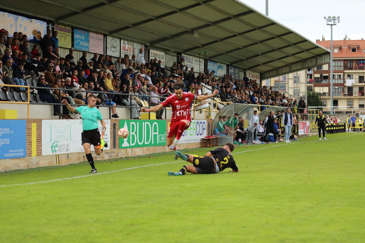 CDLaredo's tweet photo. ⏱️ 82' | CAY 1 - 0 CDL |

¡Qué parada de Paisa! Qué barbaridad cómo respondió el portero del Cayón ante un disparo perfecto de Bruno que se colaba por la escuadra.

#TerceraRFEF #AlRitmoDelCharlestón https://t.co/Jbd0i4CoBM