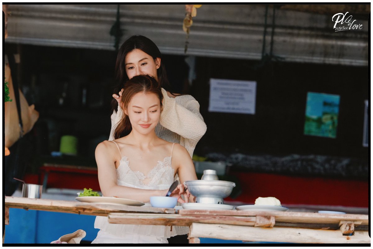 LenaMiu_CH3's tweet photo. #MemoryOfPlsLove EP1 

ถ้าวิ่งอยู่ตลอด ละไม่มีเวลาแวะมองข้างทางเลย คุณจะไม่เคยรู้เลยว่าความสุขที่เราได้เห็น ละได้สัมผัสธรรมชาติที่สวยงามรอบๆตัว มันดีแค่ไหน 

#PlsLoveรักได้ไหม ตอนจบศุกร์นี้ 20:30 น.
ดูทีวีกด 33 ดูออนไลน์ที่ 3Plus
ย้อนหลัง 22.00น. | 3Plus Premium,  iQIYI 
#LenaMiu #ลีน่าหมิว