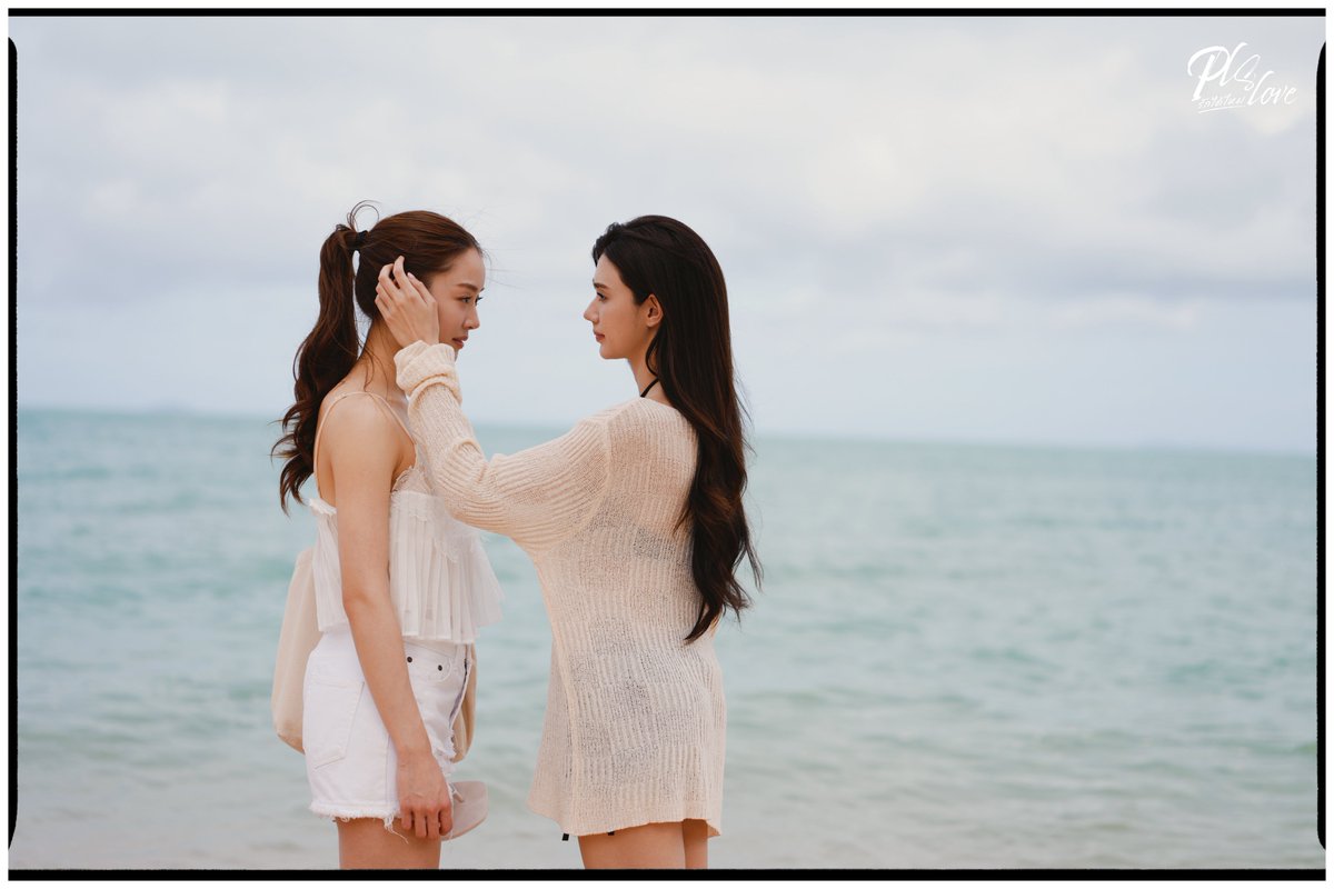 LenaMiu_CH3's tweet photo. #MemoryOfPlsLove EP1 

ถ้าวิ่งอยู่ตลอด ละไม่มีเวลาแวะมองข้างทางเลย คุณจะไม่เคยรู้เลยว่าความสุขที่เราได้เห็น ละได้สัมผัสธรรมชาติที่สวยงามรอบๆตัว มันดีแค่ไหน 

#PlsLoveรักได้ไหม ตอนจบศุกร์นี้ 20:30 น.
ดูทีวีกด 33 ดูออนไลน์ที่ 3Plus
ย้อนหลัง 22.00น. | 3Plus Premium,  iQIYI 
#LenaMiu #ลีน่าหมิว