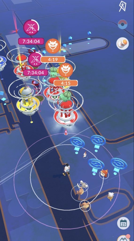 Syark3's tweet photo. 那覇空港の国際線から出ると目の前にポケセンのでけぇ広告あるんだ、知らなかった

飛行機到着遅れてANAフシギダネはギリギリになりましたが滑り込みセーフ
国際線出口からだと走っても3分くらいかかる…！

乗ろうとしたゆいレールがちょうどガーディ
最後までポケモンたっぷりの旅行でした https://t.co/RujWrWvNFn