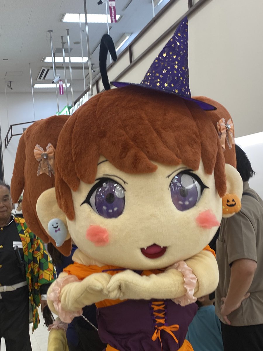 koringo_new's tweet photo. ルカちゃん、やっと会えました。はじめまして
季節に合わせて衣装を変えてるので次会えるのがまた楽しみです
#つだぬまハロウィンパーティー https://t.co/fLKh0OWZCZ