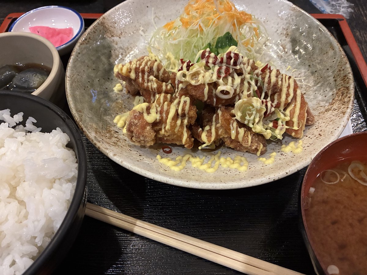 mr_commune's tweet photo. 車の点検行ったついでに、大人の南蛮唐揚げ定食を久しぶりにいただいた https://t.co/PK9GPnmQux