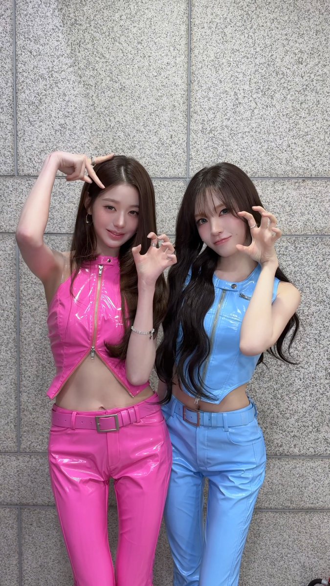 wonyoungdollz's tweet photo. YOUNGLIZ NATION 🩷💙 https://t.co/X9aE372qif