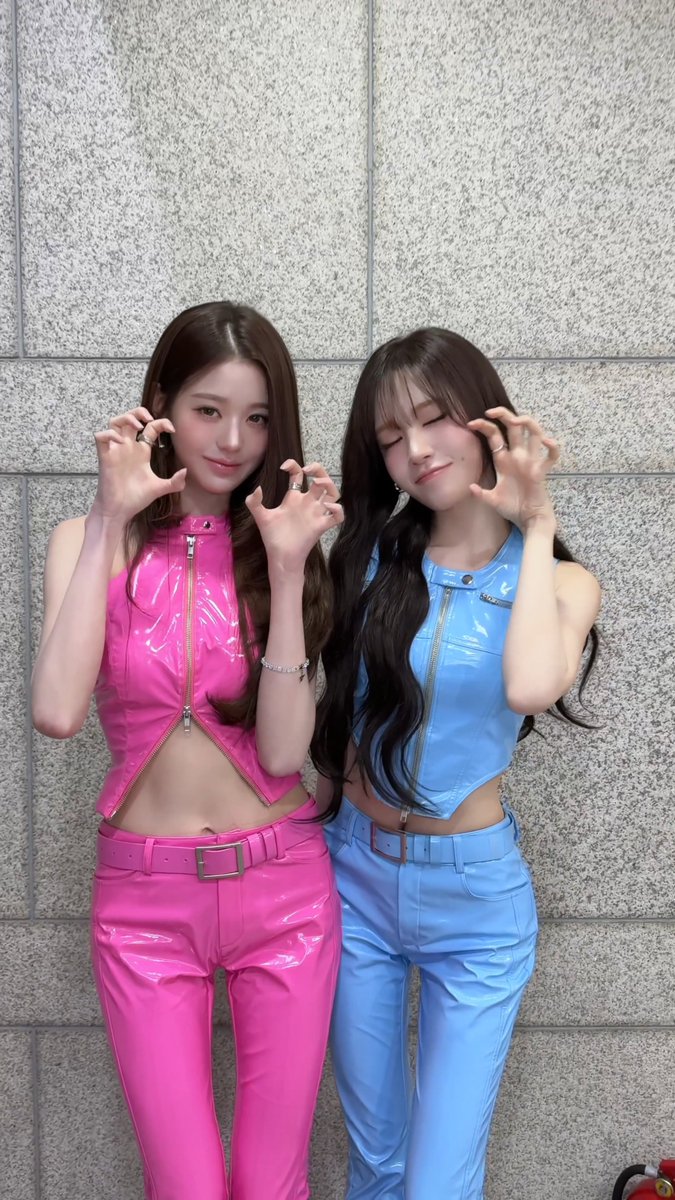 wonyoungdollz's tweet photo. YOUNGLIZ NATION 🩷💙 https://t.co/X9aE372qif