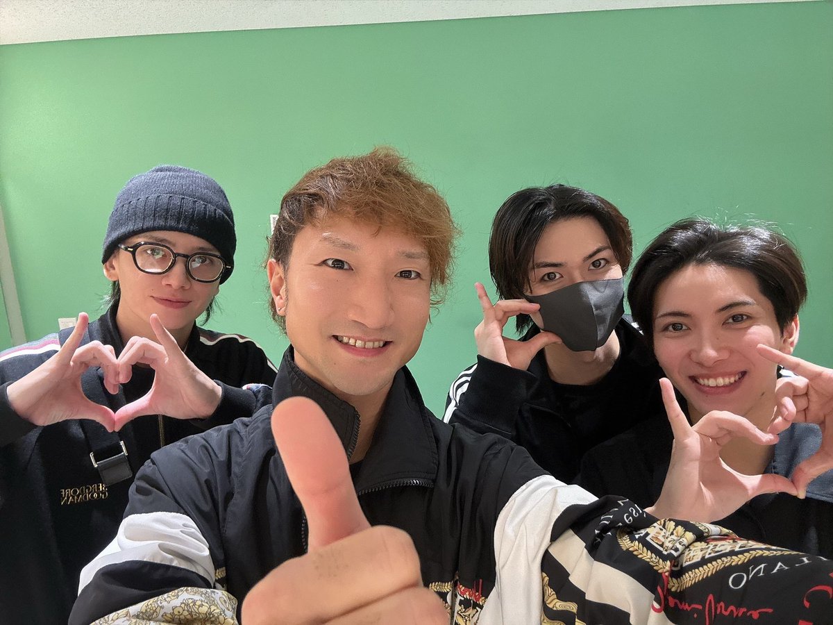 aibatchi's tweet photo. ミュージカル『新テニスの王子様』
The Final Stage 🎾

大阪公演、無事に全公演終了しました！！
ご来場くださった皆さま、本当にありがとうございました✨

本日の相葉入江は日替わりも盛りだくさん暴れさせていただきました。
楽しんでいただけていたら幸いです🎾

次は岐阜でお会いしましょう😊

#新テニミュ
