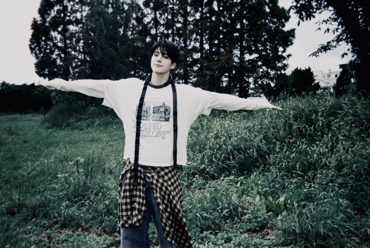rIeejeno's tweet photo. Looking back at these behind-the-scenes frames feels like revisiting a day filled with the kind of happiness that needs no explanation, where good company makes even the simplest moments worth remembering. https://t.co/hs5W6P5lWS