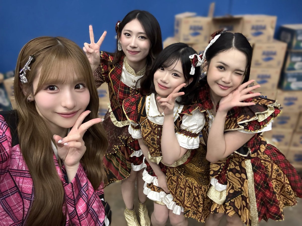 yuki_hirata0903's tweet photo. AKB48 ✕ JKT48 コラボイベント
ありがとうございました！🇮🇩♡

初めてインドネシアに来られて、
現地のみなさんやJKT48のみなさんと
沢山交流できて、
楽しかったです！！

インドネシアのみなさん
本当に温かくて親しみやすくて
大好きです！！
また絶対に会おうね🫶🏻 https://t.co/SfbSpG8qXZ
