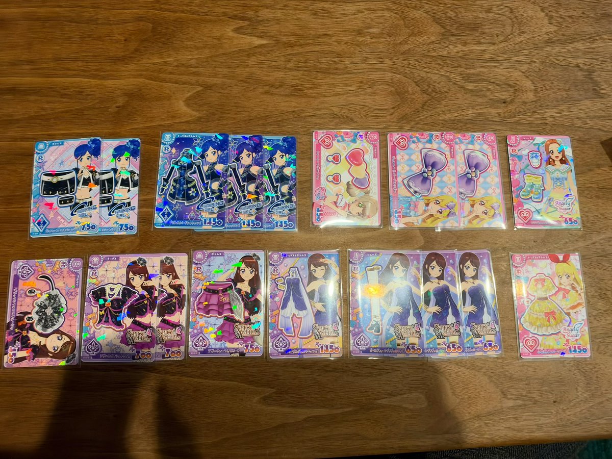usagi__puru's tweet photo. 求：1枚目　
オーロラキスキャミソール
譲：2・3枚目（これ以外にノーマルも被りありますので、お声がけお願いします）

1:nでの交換可能です
郵送での交換希望です🤲
#アイカツ 
#アイカツアンコール 
#アイカツ好きと繋がりたい https://t.co/0xpobKzAVo