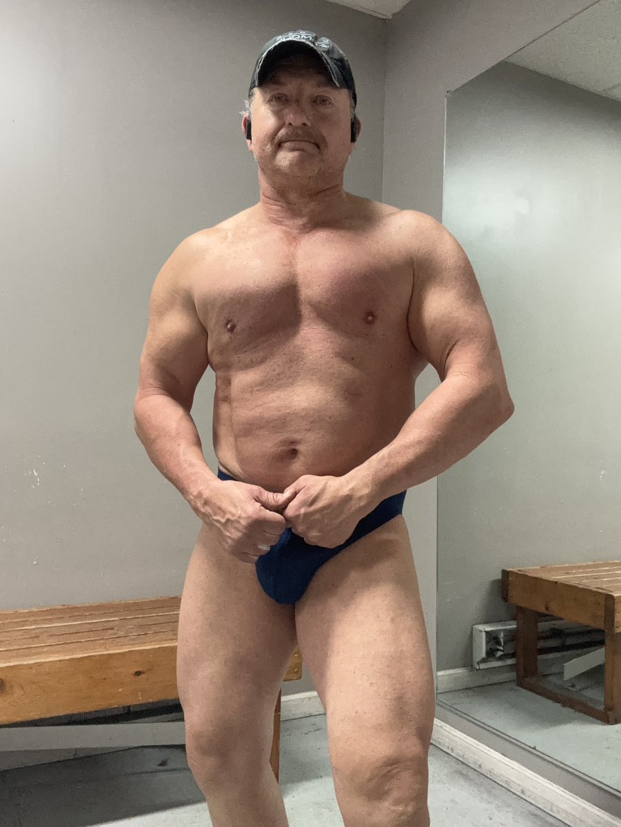 Russell_Writer's tweet photo. Moose Mode engaged… 💪🥵🫎#bodybuilding #weightlifting #muscle #coach #jacked #allgains #SundayMotivation #bulking #beefcake #filmmaker #writer https://t.co/lfgx5PpMSE