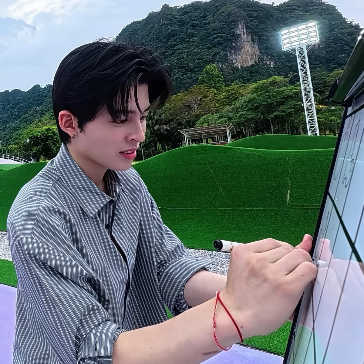 joobukiss's tweet photo. จั๊นเอ็นดู ด.ช. ปังปอนด์ เป็นจำนวนมาก 🫳🏻🍞

#IDOLENERGYSS2ep4
#JASPER 「 #ppnaravit 」

THE ART                            THE ARTIST https://t.co/jm1jdbibsM