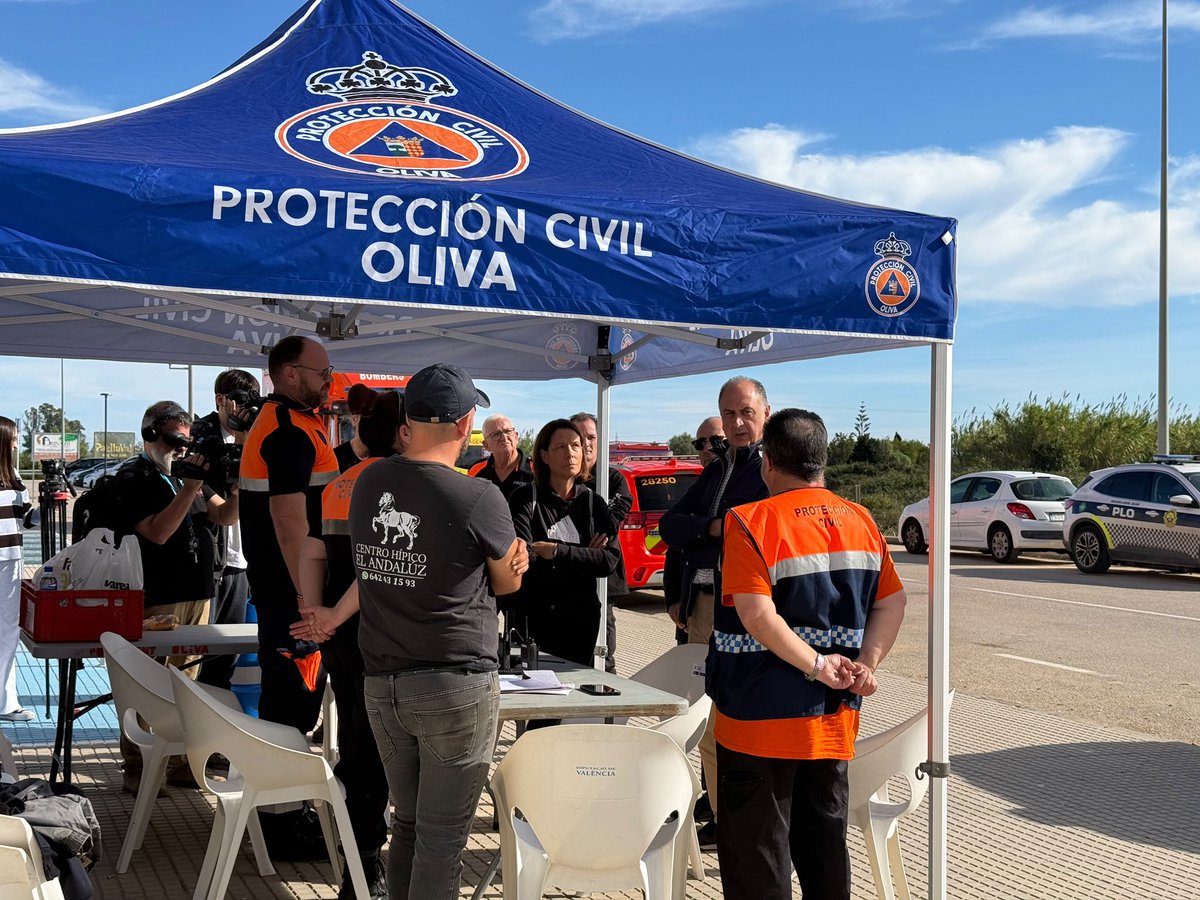 JCValderrama25's tweet photo. Alfauir, el PMA de Oliva, Palmera y Ador: seguimos atendiendo las necesidades de los municipios afectados por la #DanaAdam 🫂 https://t.co/azq3bFJOx3