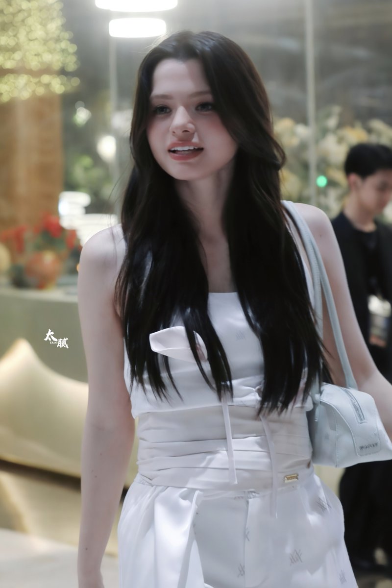 _taini_'s tweet photo. 治愈系甜崽😘😘😘

REBECCA WALKS WACAY EFW26
#BeckyxWACAYxEFW26
#beckysangels https://t.co/VE2noRAEO2