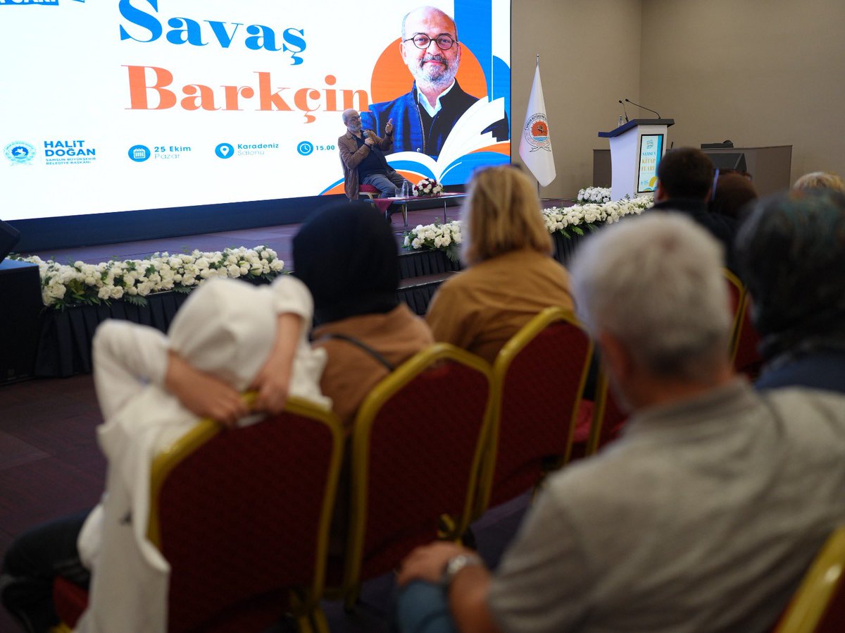 samsun_kitap's tweet photo. Savaş Barkçin, Samsun Kitap Fuarı’nda kitapseverlerle buluştu.📚

#SamsunKitapFuarı https://t.co/vi5GeRGfIW