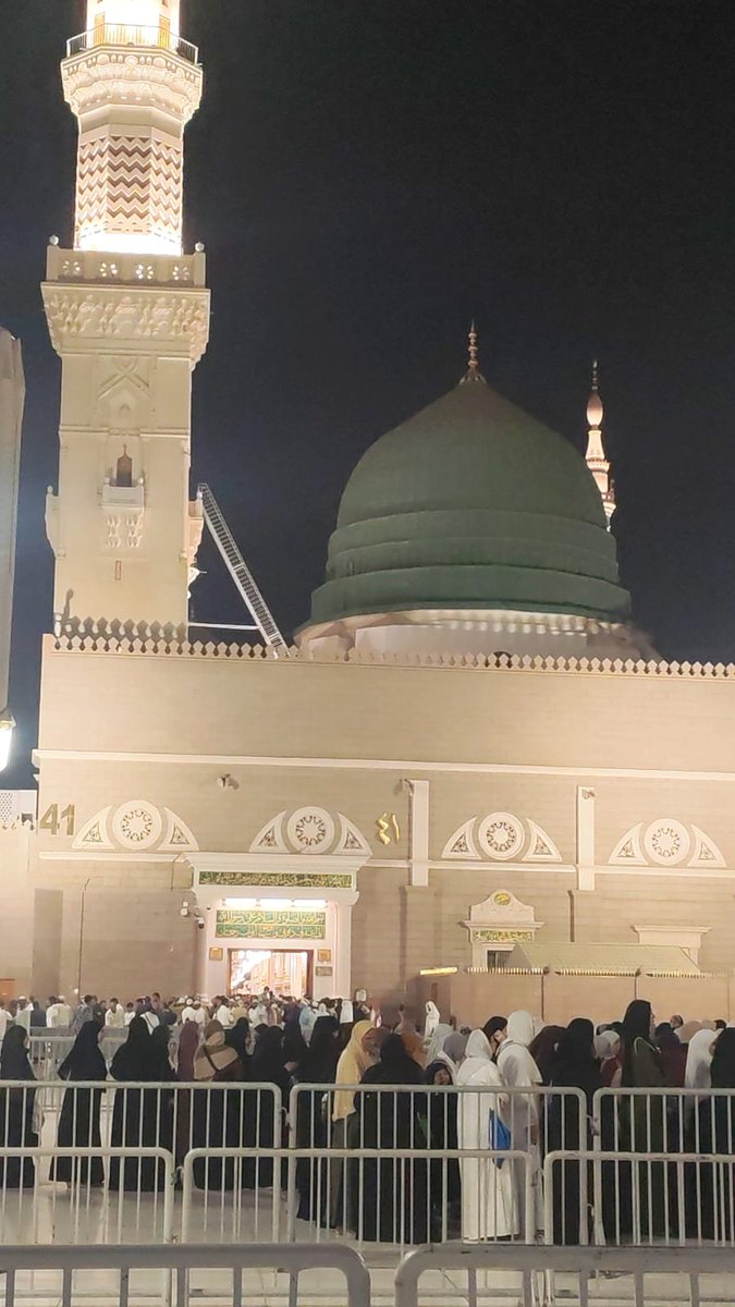 Saqibsultanbut's tweet photo. آرزوئے حور و غلماں زاہدوں تم کو نصیب
ہے خیالِ یار ﷺ کافی، عمر بھر میرے لیے
(صلی اللہ علیہ وآلہ وسلم) https://t.co/e4mva7KCcn