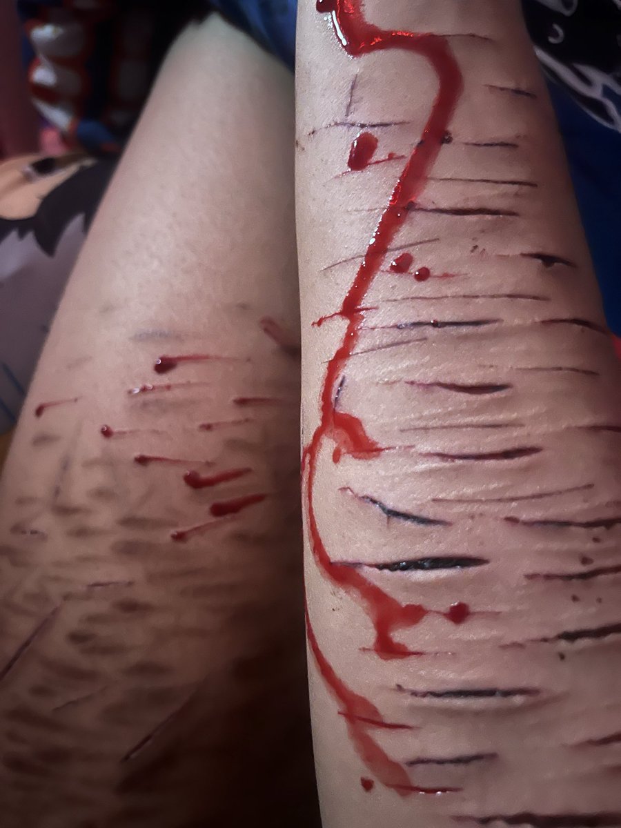 cocoxvxv's tweet photo. SFX HALLOWEEN MAKEUP https://t.co/Yt3beZLnBf