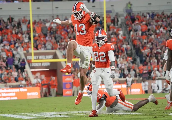 _dcagle's tweet photo. Clemson fans:

Last night was a brutal loss, but we're opening up the mailbag at @ClemsonOnSI.

What questions are on your mind about Clemson athletics? https://t.co/UhJj6rUQ9q