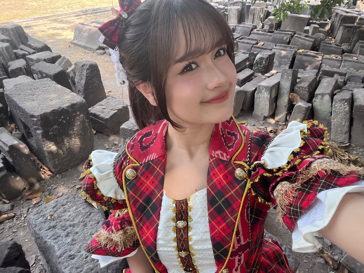 Nachia_JKT48's tweet photo. #JKT48AyoSenyumlah https://t.co/3Ua95tMepP