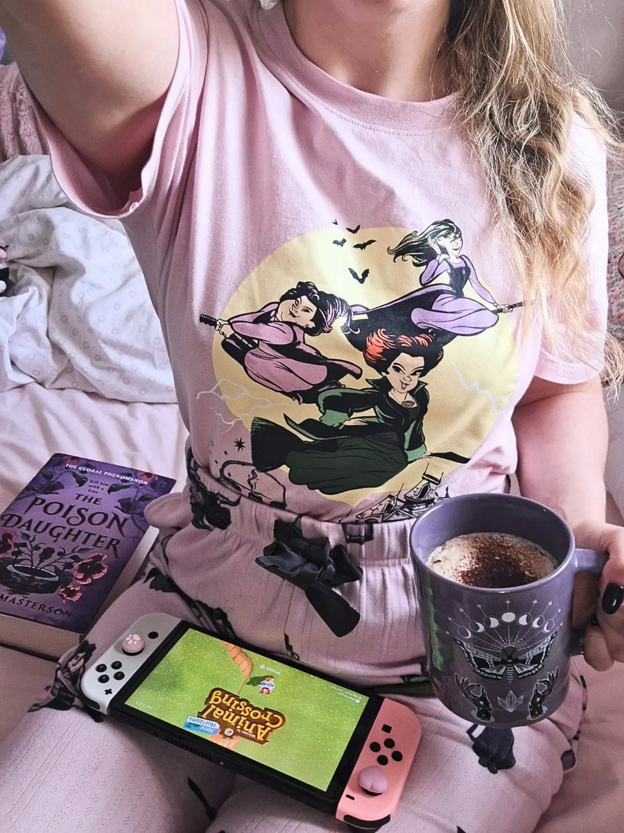 SmolLeha's tweet photo. Happy cosy Sunday 🩷💜🖤 https://t.co/SEw8obwdAm