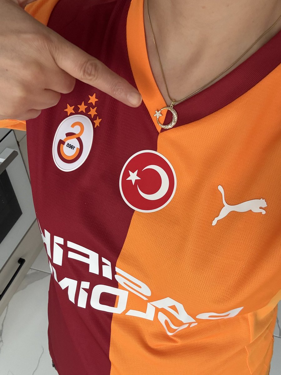 aybukecim1905's tweet photo. Çabuk kendime aldığım hediyeme bakın. 🥰
Mağrur ve gururlu hissediyorumdur 💛❤️
🇹🇷🐺⭐️🌙☪️ https://t.co/jZuGHk76r5