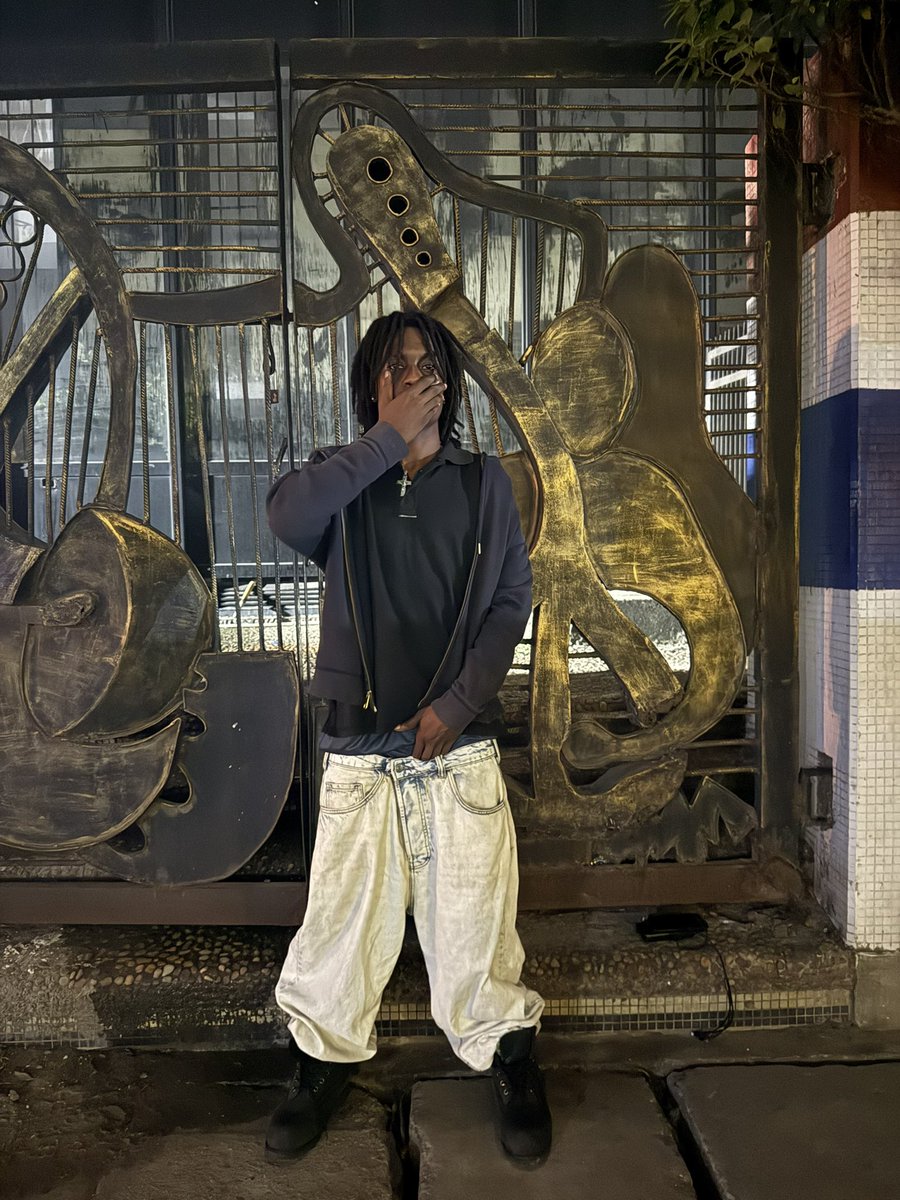 contrast2rngr's tweet photo. ngl i jus slapped this fit on https://t.co/G3dhJiOK4c