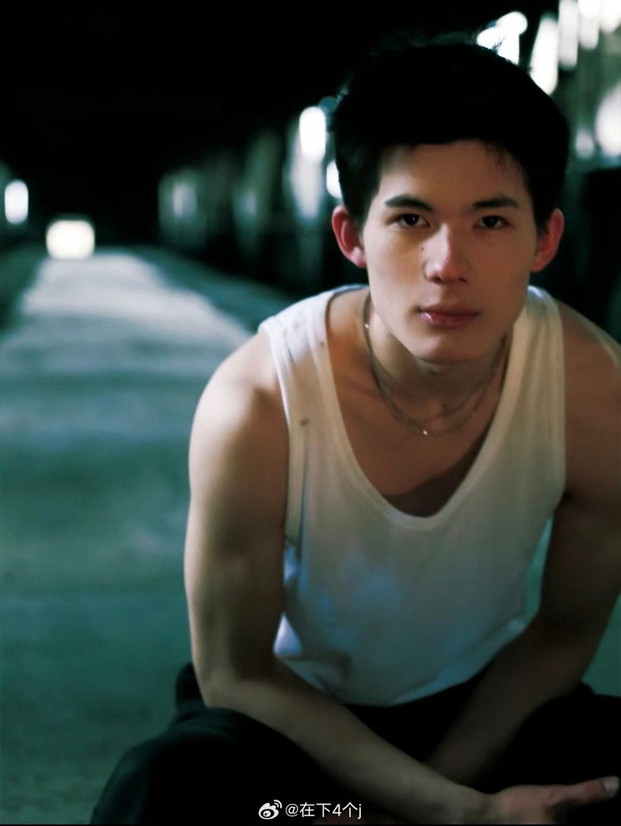_cloudieblu's tweet photo. ถ้าแบรนด์เสื้อผ้าชูสสองคนนี้ไม่แปลกใจเลย หน้าตาแบบใส่อะไรก็ขึ้น ดูดีไปหมด ใครเห็นก็อยากซื้อตามอะ ไลค์อะโมเดลมาก 🫠🫶🏻

#EchoOfAletter #回信 
#HenryLiu #FinnFang #LinSong https://t.co/Ap8N82P84J