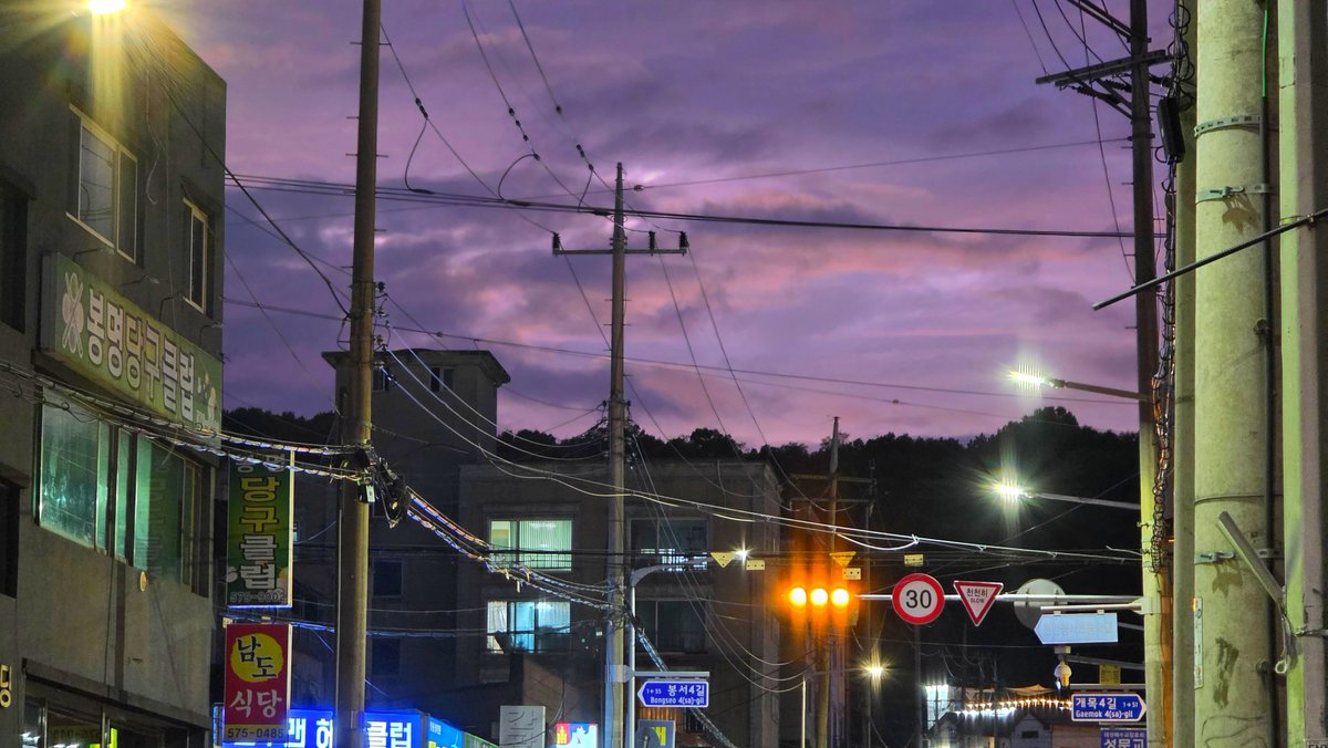 Peacism's tweet photo. #주말 #파스타 #치킨 ❤️ 
#파이팅 ❤ #Korea #CheonAn #Landscape #Sky #Chicken #KoreanChicken #교촌치킨 #KyoChon #Pasta #Love #Always #Memory #Remember #Believe #함께 #고마워요 #기억 #생각 #다잘될거야 #GoodLuck #힘내자 #사랑 #열정 #도전 #사색 #가을 https://t.co/G33Mx3Dff2